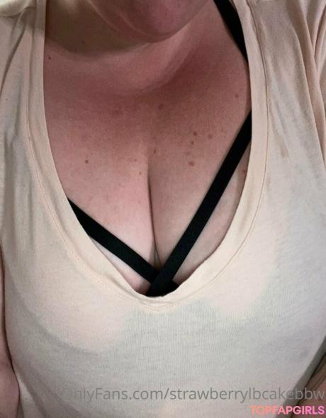 Strawberrylbcakebbw nude leaked OnlyFans photo #12