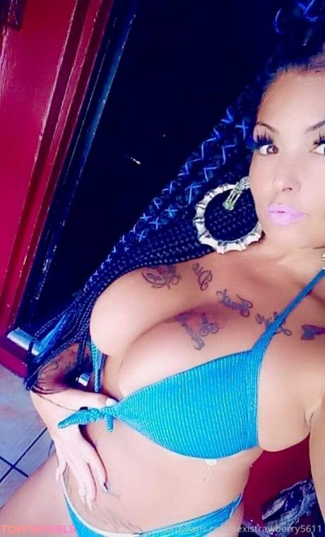 Sexistrawberry5611 nude leaked OnlyFans photo #86