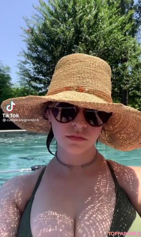 Sarah nude leaked OnlyFans photo #16