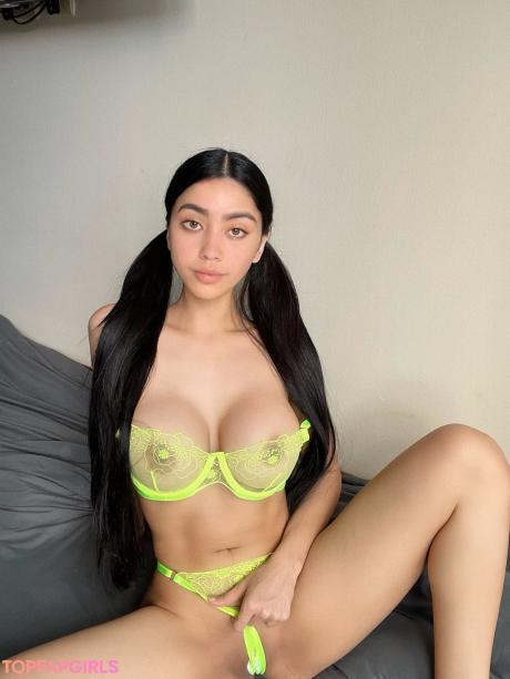 Valentina nude leaked OnlyFans pic