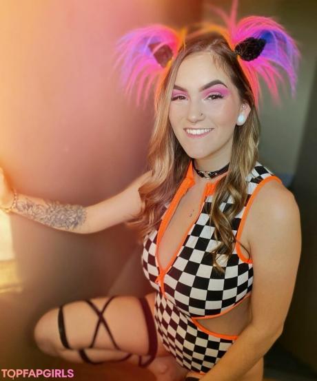 Chloe nude leaked OnlyFans photo #8