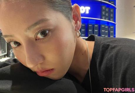 Jeon nude leaked OnlyFans photo #7