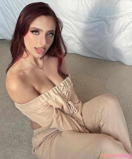 Superfanabela nude leaked OnlyFans photo #2