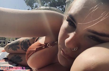 Hollie nude leaked OnlyFans pic