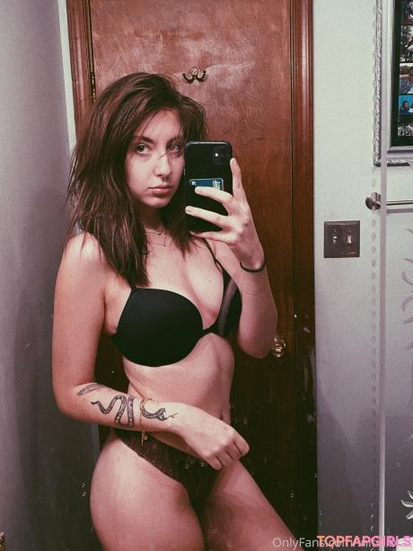 Initialbrat nude leaked OnlyFans photo #140