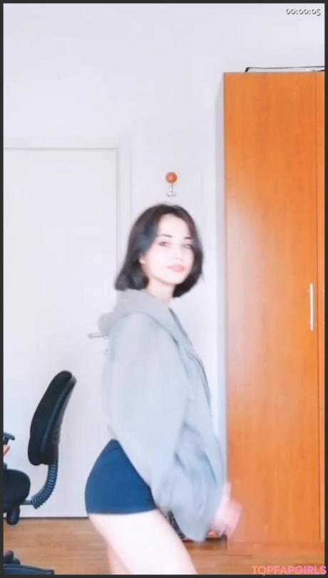 Lucrelisa nude leaked OnlyFans photo #37