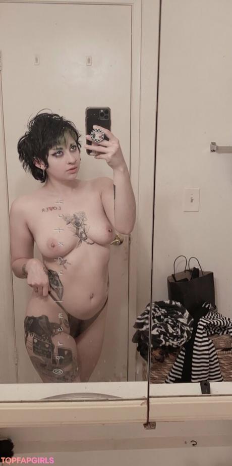 Gremlinbxtch nude leaked OnlyFans photo #167