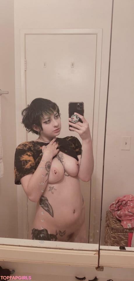 Gremlinbxtch nude leaked OnlyFans photo #207