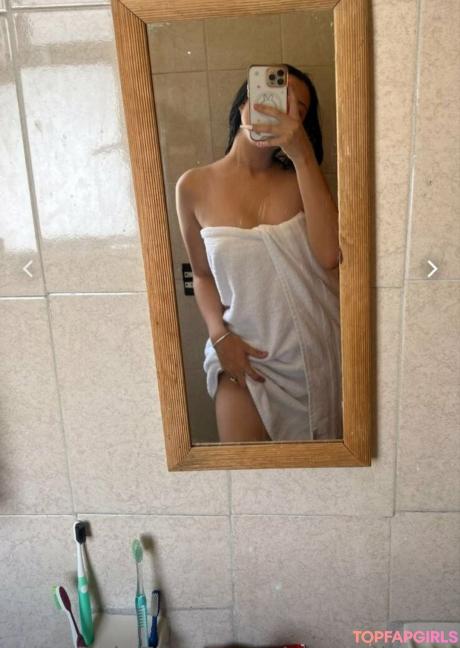Yessalbarrn nude leaked OnlyFans photo #11