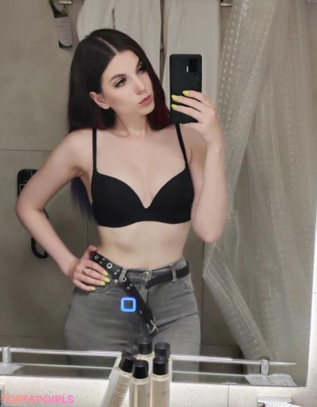 Lipisinkaaa nude leaked OnlyFans photo #404