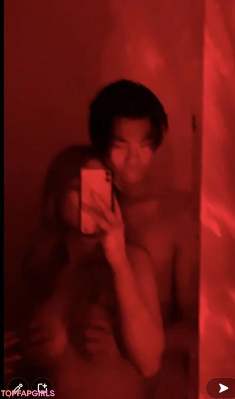 Kimvuongg nude leaked OnlyFans photo #1