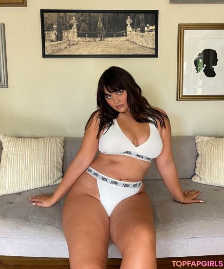 Bellaagolden nude leaked OnlyFans photo #11