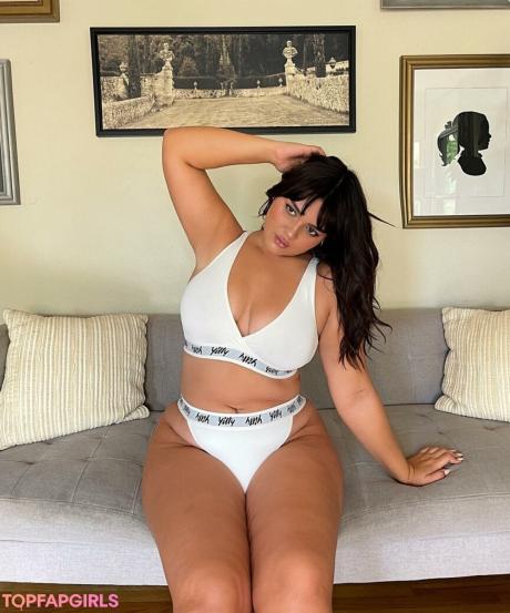 Bellaagolden nude leaked OnlyFans photo #12