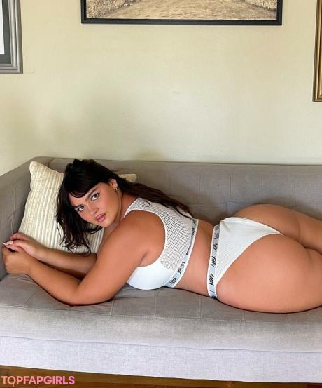 Bellaagolden nude leaked OnlyFans photo #14