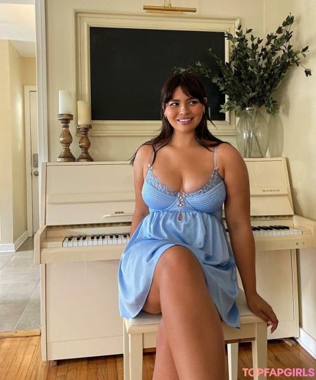 Bellaagolden nude leaked OnlyFans photo #16