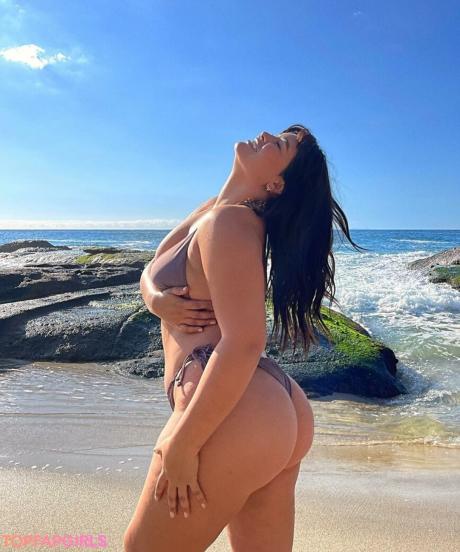 Bellaagolden nude leaked OnlyFans photo #23