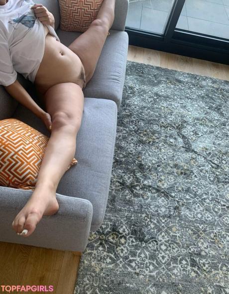 Bella nude leaked OnlyFans photo #9