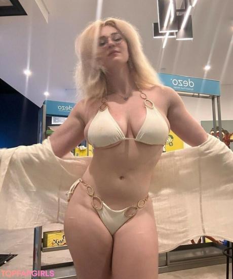 Chloethehokage nude leaked OnlyFans photo #14