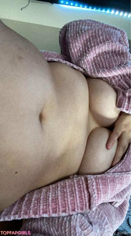 Tiny_punker nude leaked OnlyFans photo #12