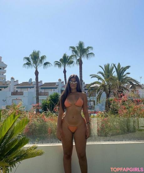 Laurgmzz nude leaked OnlyFans photo #58