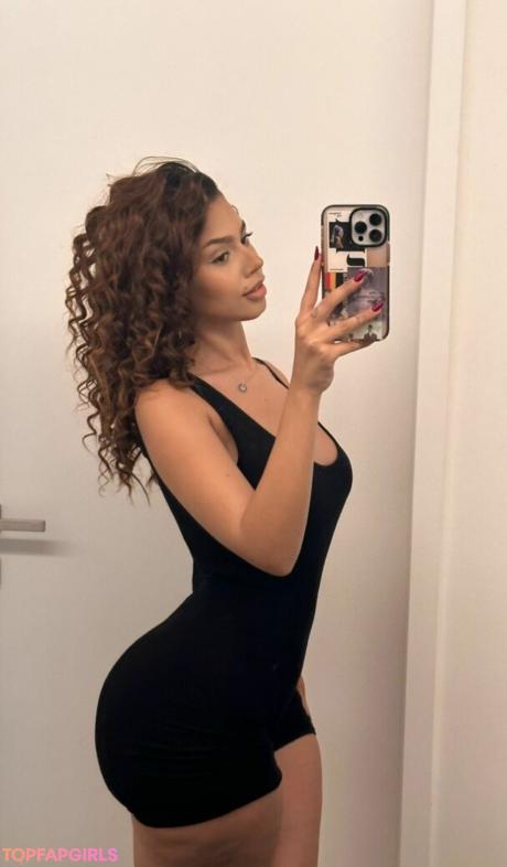 Laurgmzz nude leaked OnlyFans photo #92