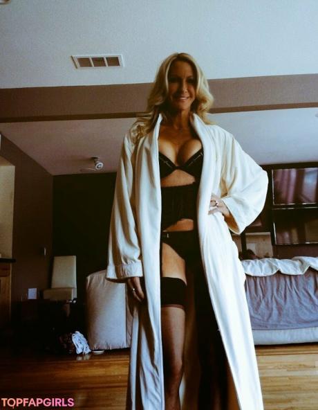 Emma nude leaked OnlyFans photo #561