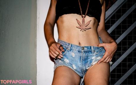 Nahbrisa nude leaked OnlyFans photo #6