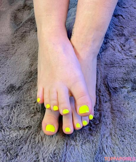 Britty-feet nude leaked OnlyFans photo #8