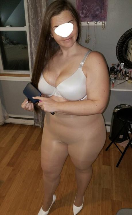 Myprettywifesfeet nude leaked OnlyFans photo #36