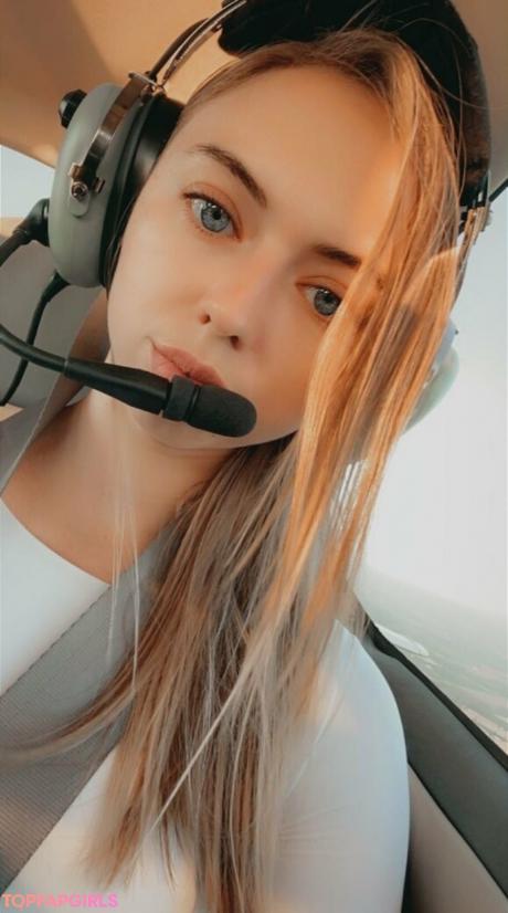 Becca_aviatrix nude leaked OnlyFans photo #51