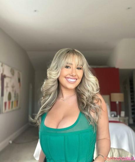 Amy nude leaked OnlyFans photo #5