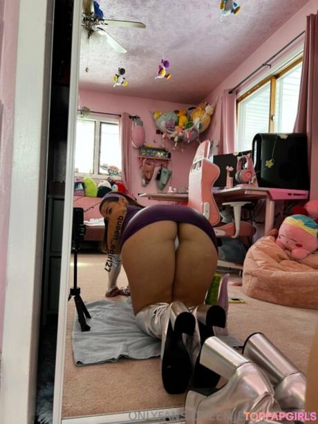Queen nude leaked OnlyFans pic
