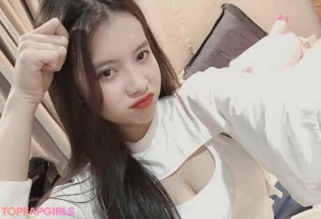 YiYi nude leaked OnlyFans photo #12