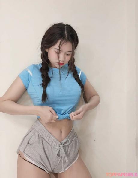 YiYi nude leaked OnlyFans photo #16