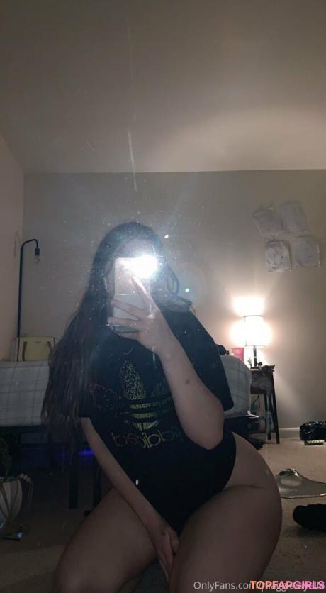 Maggierayelle nude leaked OnlyFans photo #10