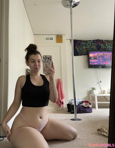 Maggierayelle nude leaked OnlyFans photo #27