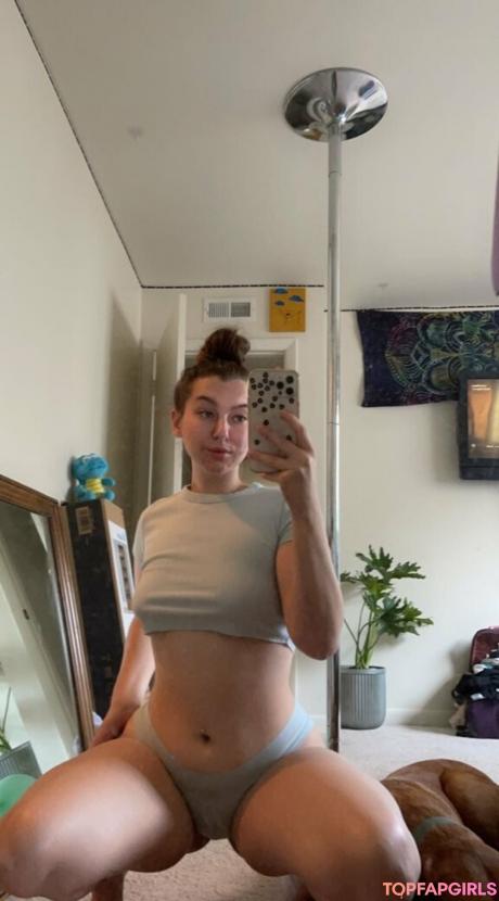Maggierayelle nude leaked OnlyFans photo #45