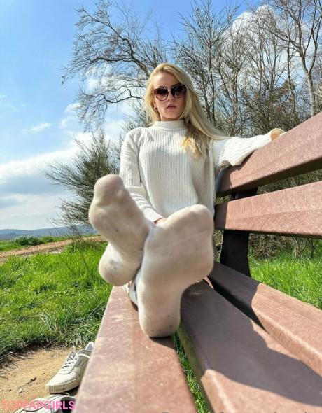 Emmyfeetandsocks nude leaked OnlyFans photo #87