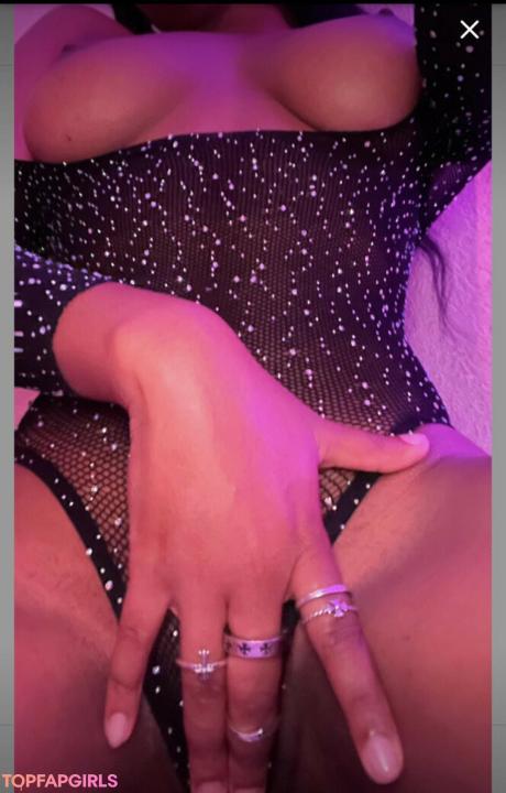 Alenaxairi nude leaked OnlyFans photo #11