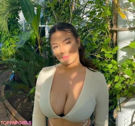 Shania nude leaked OnlyFans photo #2