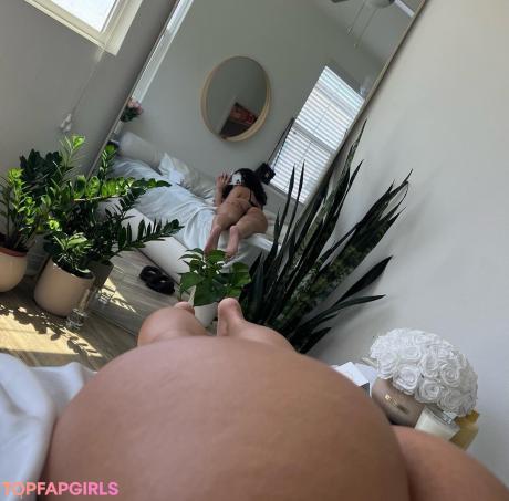 Uhhlia nude leaked OnlyFans photo #47