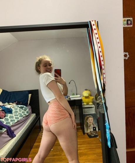 Alyssa nude leaked OnlyFans photo #2