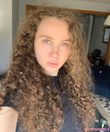 Alyssa nude leaked OnlyFans photo #4