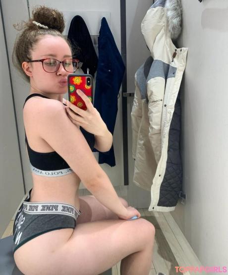 Alyssa nude leaked OnlyFans photo #44