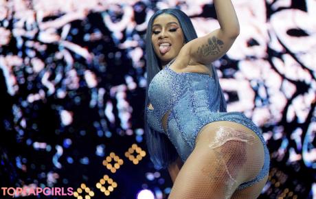 Cardi nude leaked OnlyFans photo #4