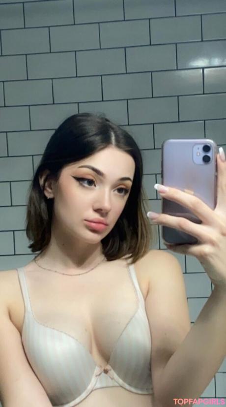 Gianna nude leaked OnlyFans photo #3