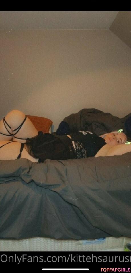 Kittehsaurusrex nude leaked OnlyFans photo #8