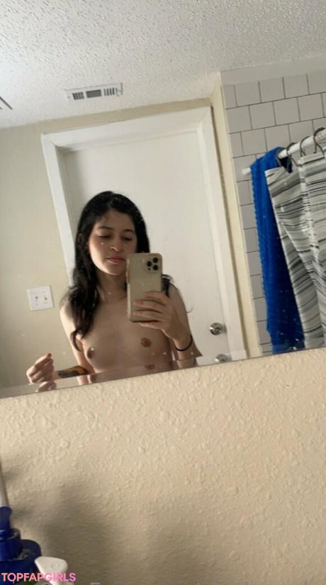 Alaskazade nude leaked OnlyFans photo #16