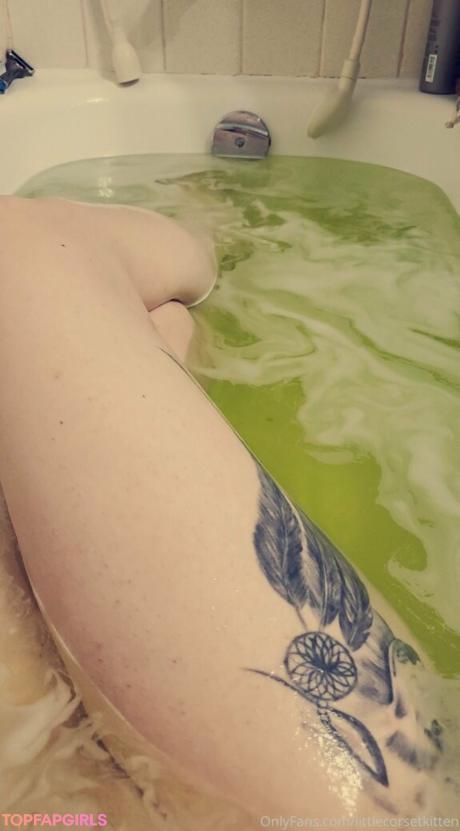 Littleeevee66 nude leaked OnlyFans photo #34