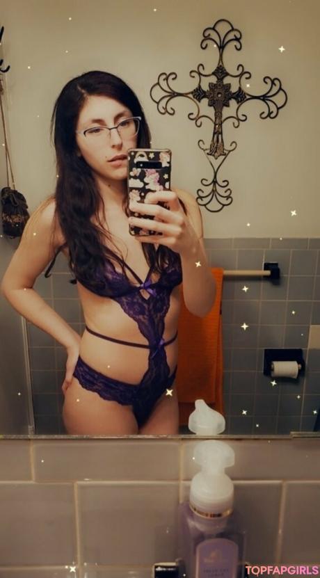 Littleeevee66 nude leaked OnlyFans photo #45